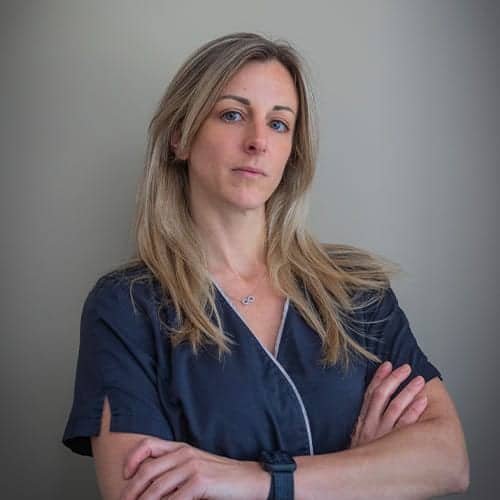 julie infirmiere assistante equipe dr flore roul yvonnet chirurgien maxillo facial paris